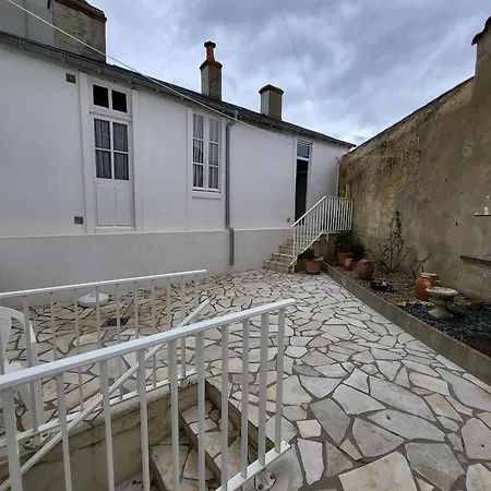 Maison 3 Ch, Cour Privee Et Wi-fi, Proche Et Commerces - Fr-1-92-949 *