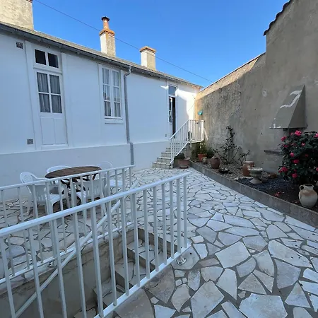 Holiday home Maison 3 Ch, Cour Privee Et Wi-fi, Proche Et Commerces - Fr-1-92-949 *